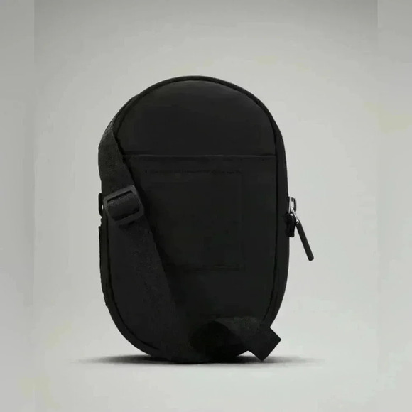 Lululemon-Future  Legacy Crossbody Bag - Picture 3 of 6